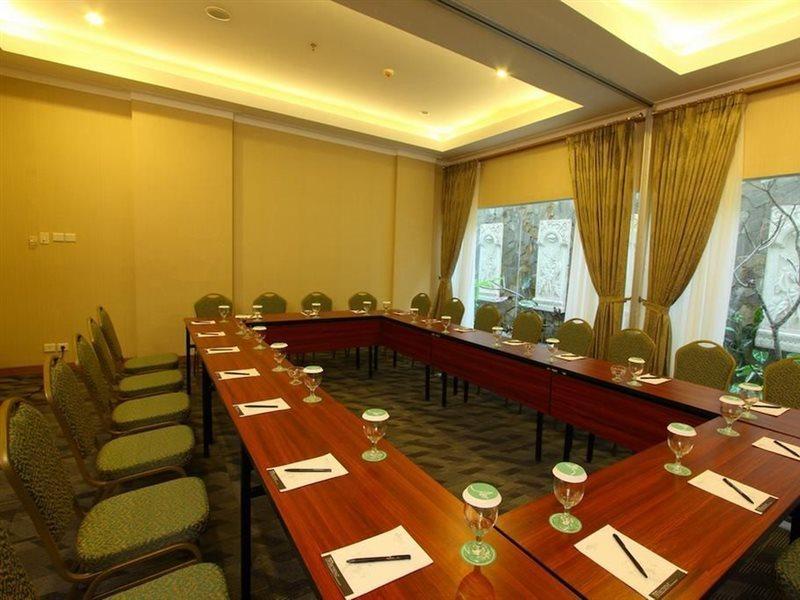Aziza Syariah Hotel Solo By Horison Exterior foto
