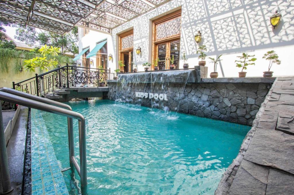 Aziza Syariah Hotel Solo By Horison Exterior foto